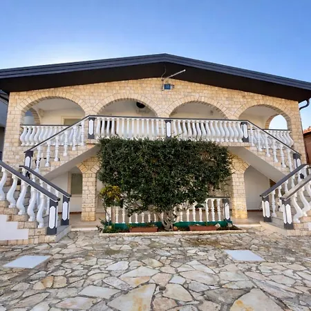 דירה Salis - 50m From The